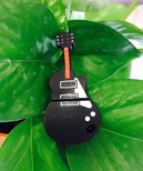 **Categoría:** Accesorios tecnológicos / Regalos creativos

**Producto:** Cartoon Creative Violin PVC Guitar U Disk Fan

**Descripción:** Ventilador USB con diseño creativo de violín y guitarra en PVC.