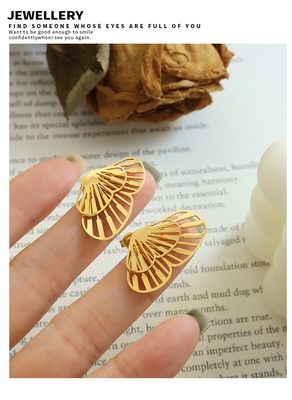 Pendientes creativos de mariposa danzante