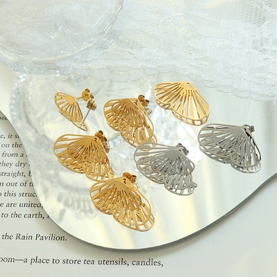 Pendientes creativos de mariposa danzante